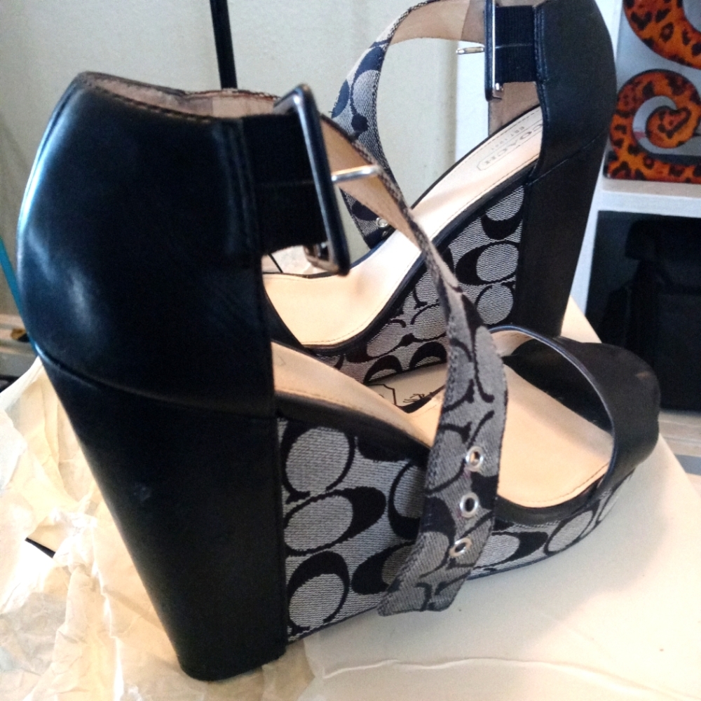 *AUTHENTIC* COACH WEDGE HEELS SIZE 9